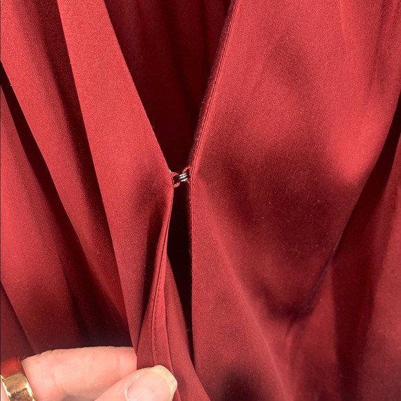 Veronica Beard Maroon Rozik Stretch Silk Surplice Top Women’s Size 2 - Picture 7 of 10